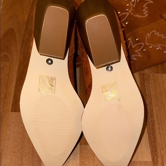 Azalea Wang Embroidered Tan Heeled Cowgirl Boots - Picture 8 of 10